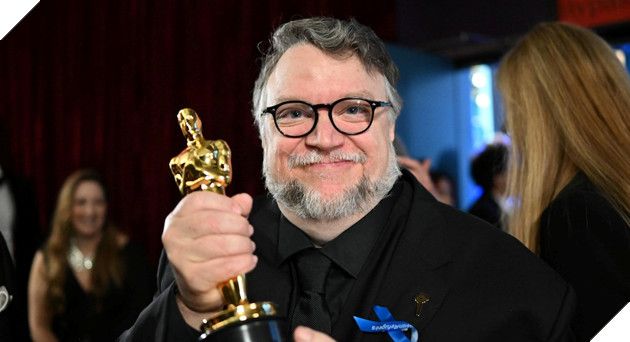 Guillermo del Toro và Niềm Đam Mê Với Những Căn Phòng Khách Sạn Bí Ẩn