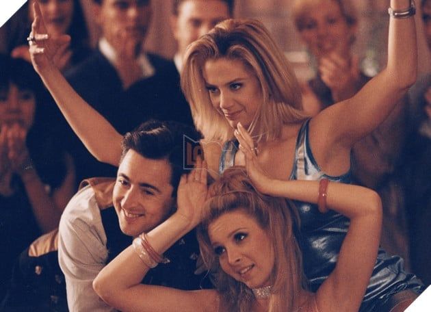 Alan Cumming luôn được yêu cầu tái hiện lại điệu nhảy trong bộ phim Romy And Michele's High School Reunion. 3