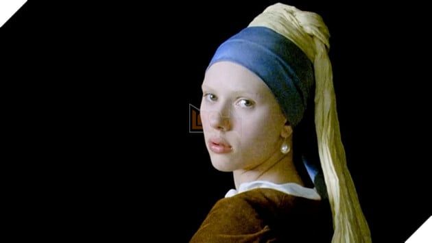 Mới chỉ 20 tuổi, Scarlett Johansson đã hóa thân thành một nàng thơ đầy chiều sâu nội tâm trong Girl with a Pearl Earring (2003).