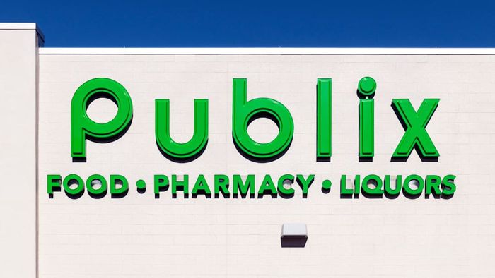 Exterior view of Publix Food Market