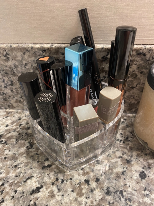The organizer packed with lipstick