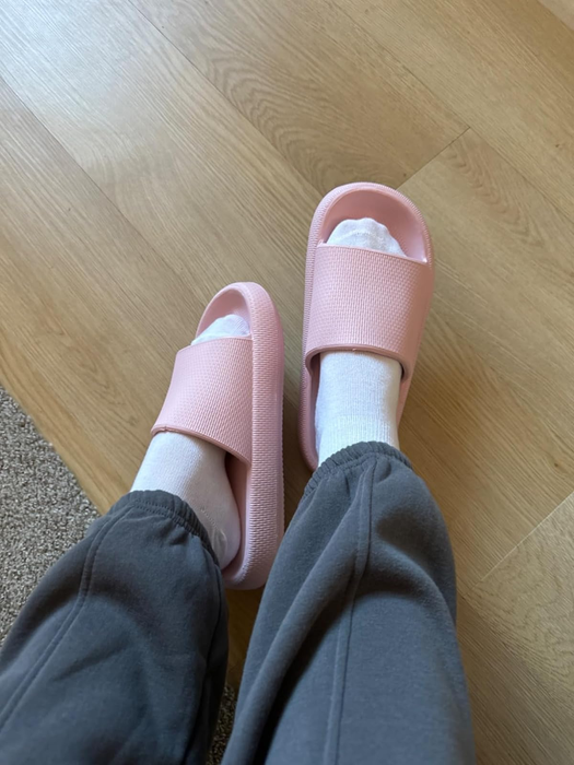 reviewer showcasing pink slides