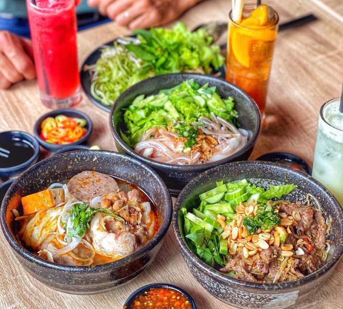 Bún Bò Thố Đá Vua Mặt Trời