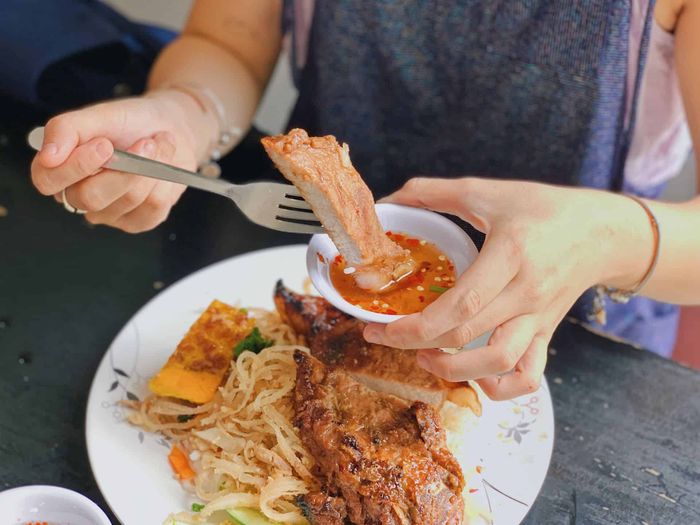 bữa trưa tại Sài Gòn