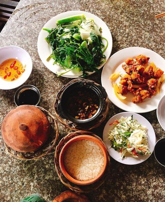 ăn trưa tại Sài Gòn