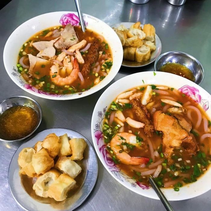 quán bánh canh nổi tiếng Sài Gòn