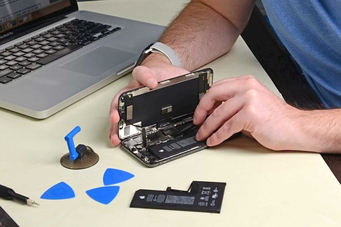 thay pin iPhone tại Đà Nẵng
