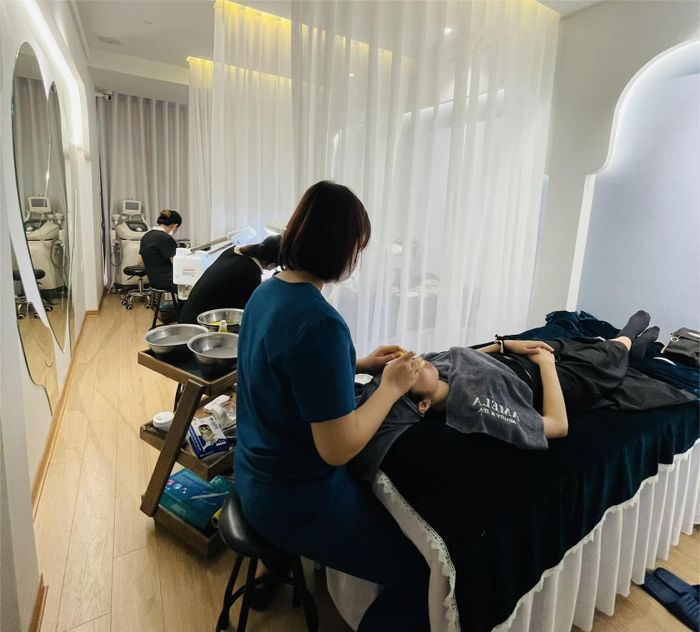 nặn mụn tại Hà Nội