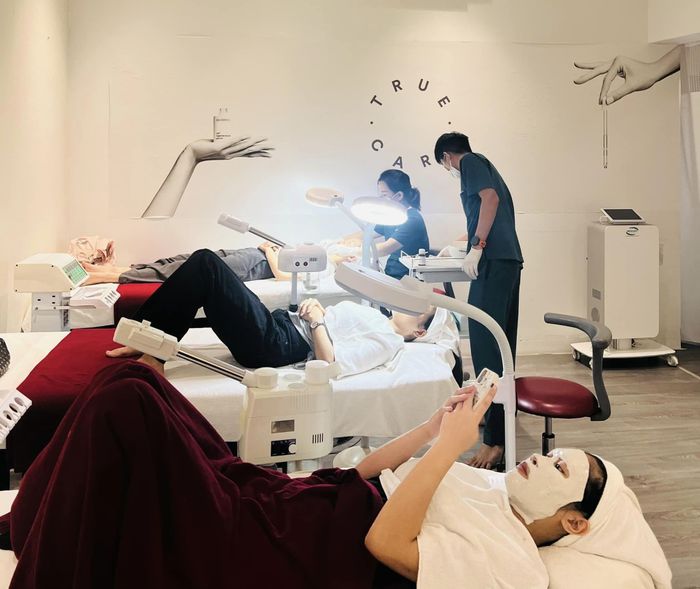 Dịch Vụ Nặn Mụn Tại Hà Nội