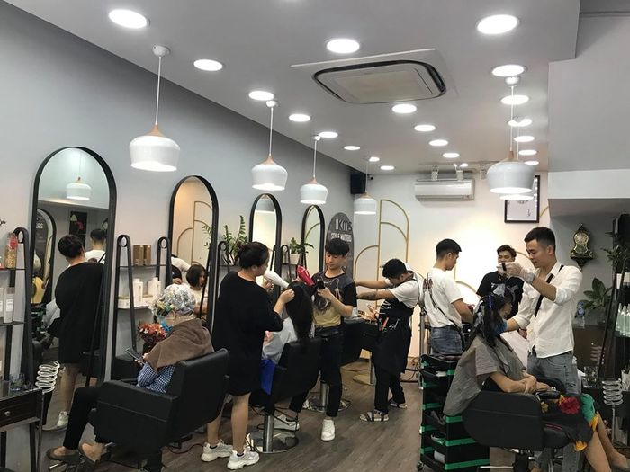 Salon Tóc Kinh Nghiệm Dày Dạn