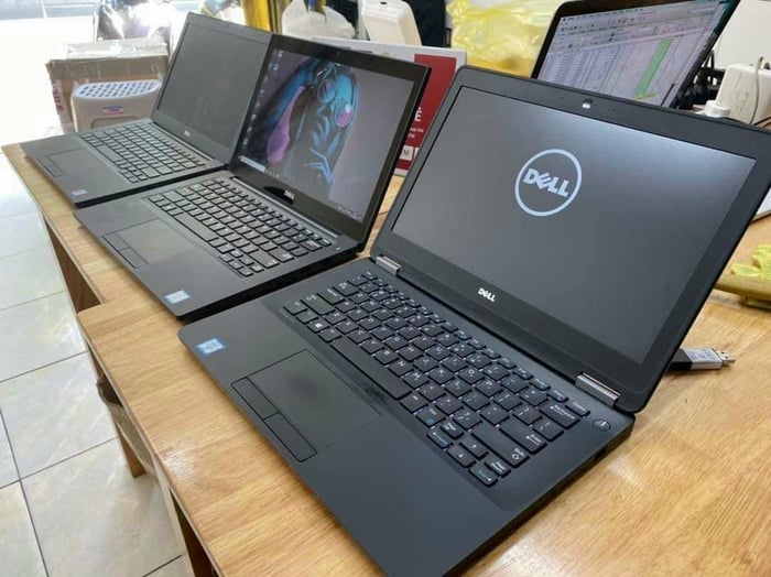 Cửa Hàng Vinh Laptop