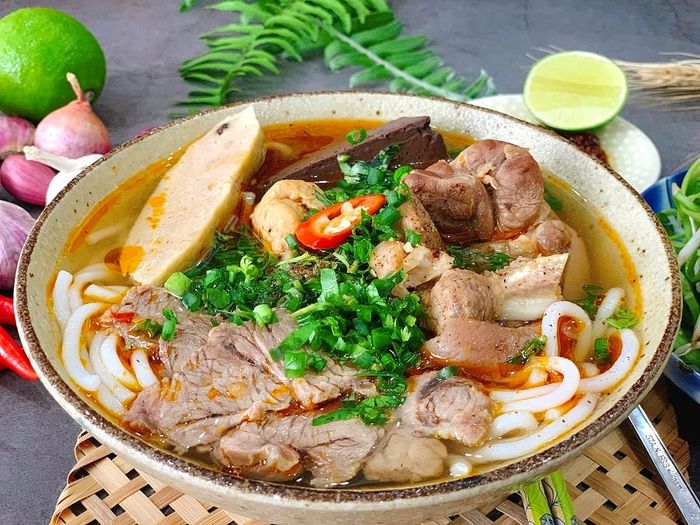 Bún Bò Huế Quán Cẩm