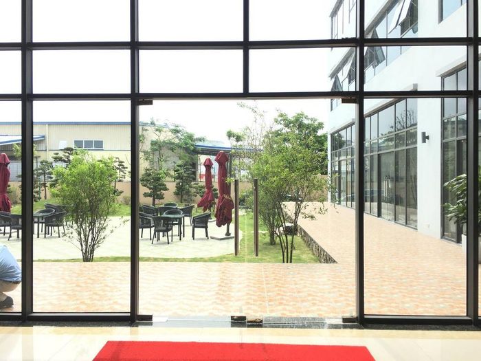 Cửa kính cường lực Văn Minh – Giải pháp tối ưu cho không gian của bạn.