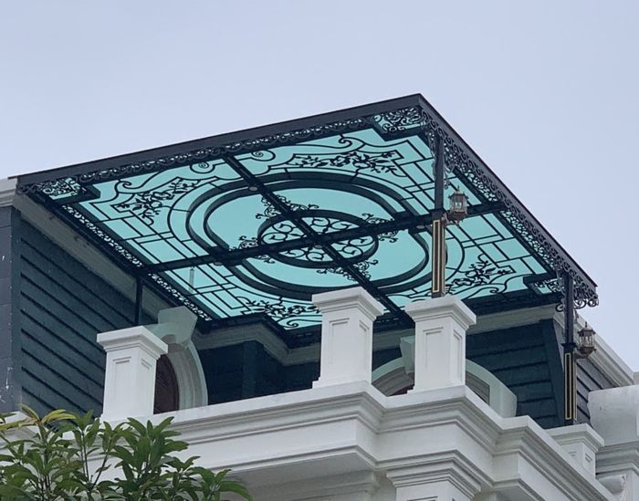 Dịch Vụ Thi Công Mái Kính Yên Bái