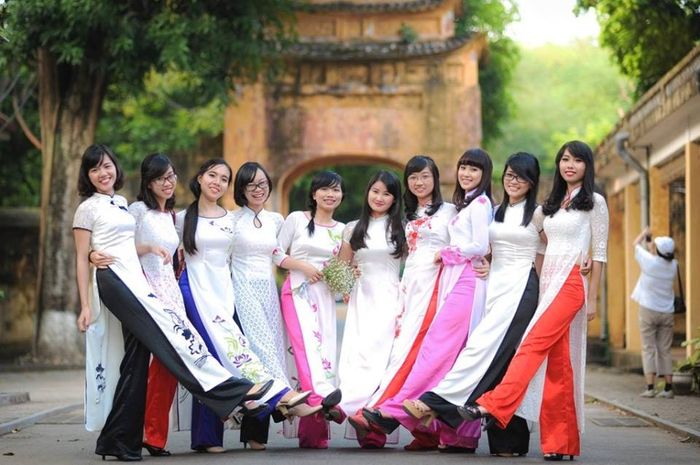 thuê trang phục biểu diễn Đà Nẵng