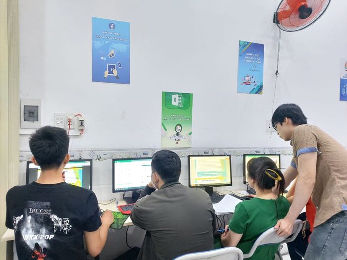 học tin học văn phòng Cần Thơ