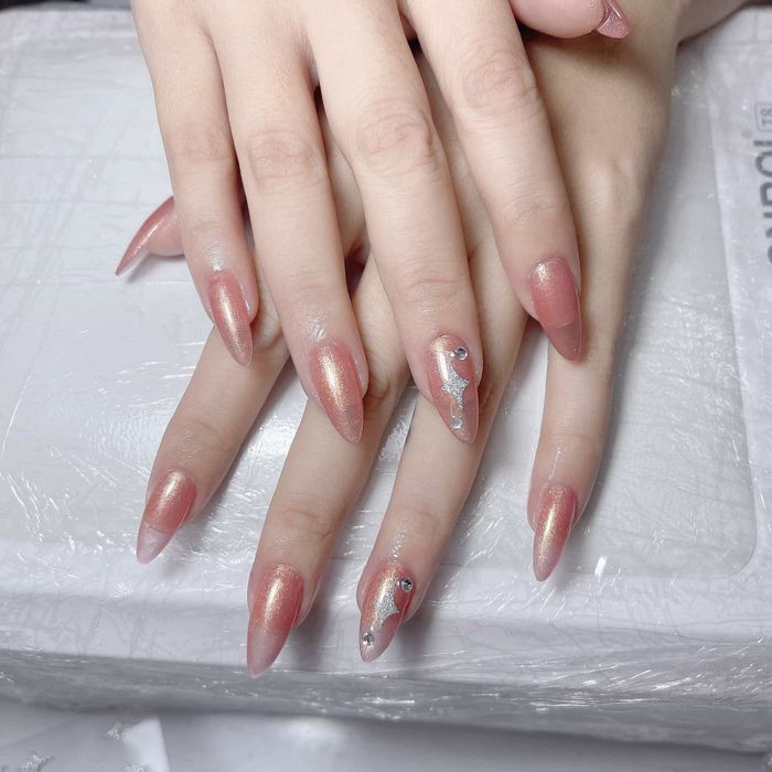 Palm Nail