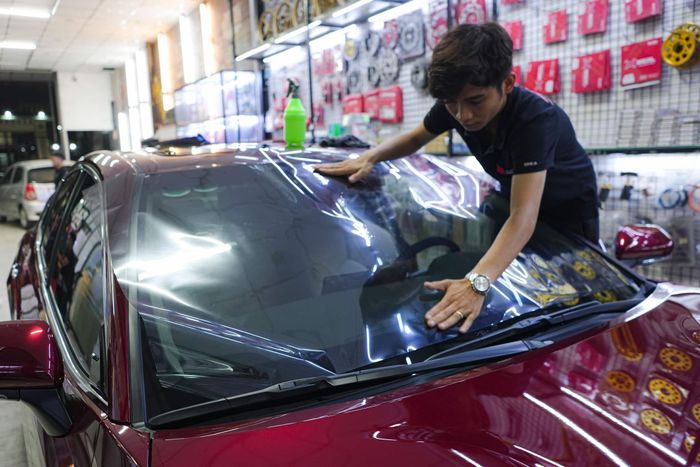 dán phim cách nhiệt cho ô tô tại Bình Dương