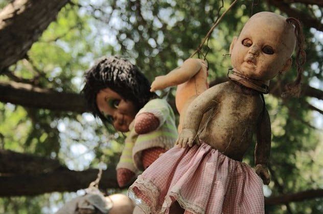 9-island-of-the-dolls