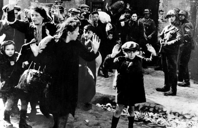 4-little-boy-warsaw-ghetto