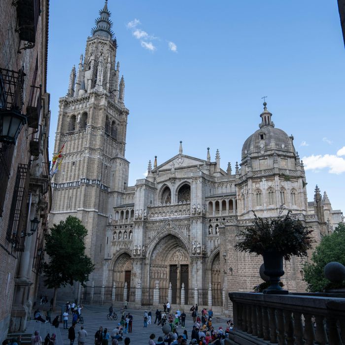The Catedral de Toledo exemplifies the splendor of Spanish Gothic architecture.