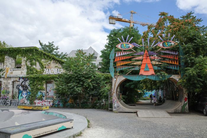 Street art at the Darwin Éco-système in Bordeaux