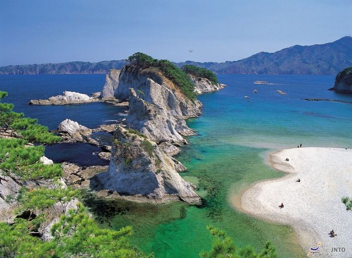 It’s no wonder this breathtaking beach in Iwate Prefecture earned the name 'Jodogahama,' meaning Pure Land.