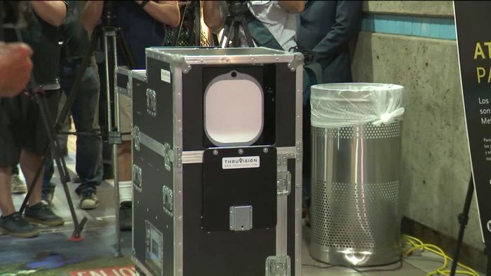 Here’s a front view of the scanner.