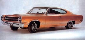 The 1967 Marlin was built on the Ambassador's 118-inch wheelbase, with an additional four inches extending forward of the cowl.