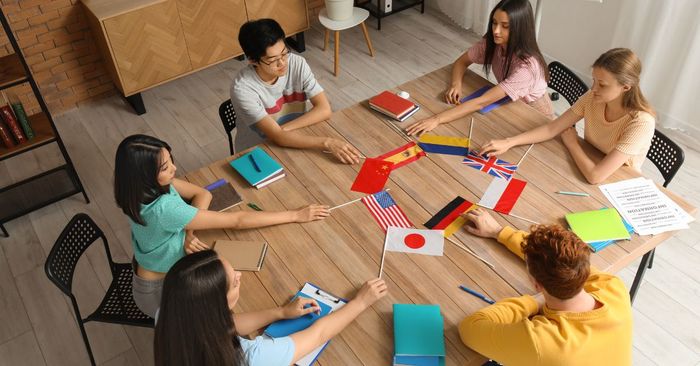Từ vựng và cụm từ hữu ích khi nói về khả năng ngôn ngữ