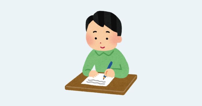 Em học sinh chăm chỉ hoàn thành bài tập viết