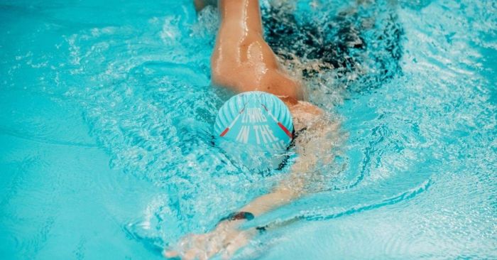 Bài viết mẫu thứ 3: Swimming – A Fun and Healthy Sport