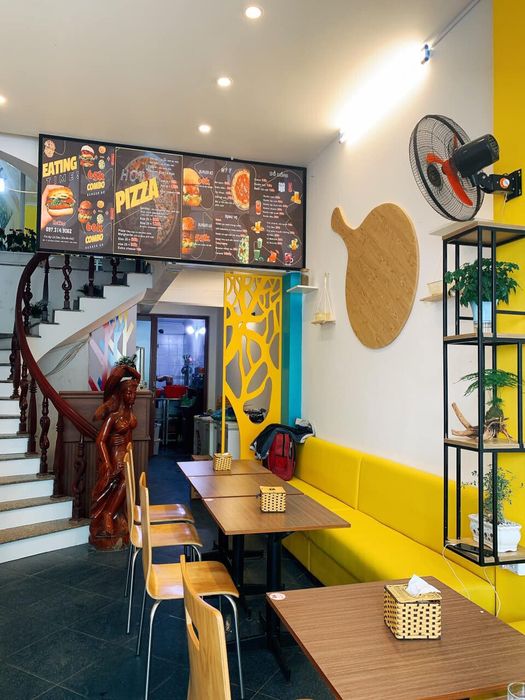 ```Thưởng thức đồ ăn tại C Cuisine Pizza & Burger và quên hết con đường về.```