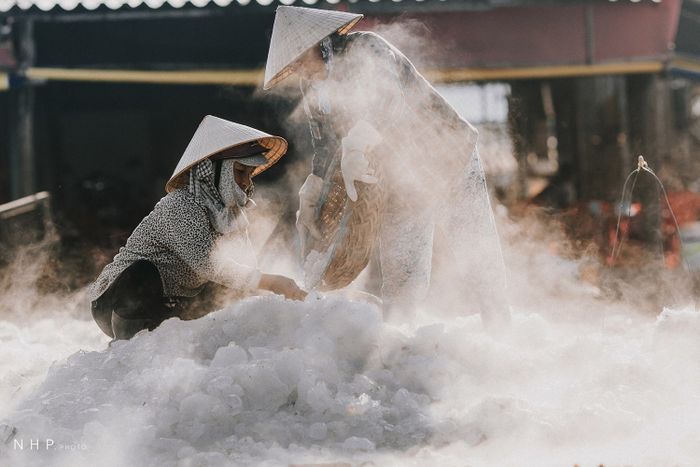 Cuộc sống sáng sớm tại cảng cá Bà Rịa - Vũng Tàu qua ống kính của nhiếp ảnh gia Nguyễn Hoàng Phi 9