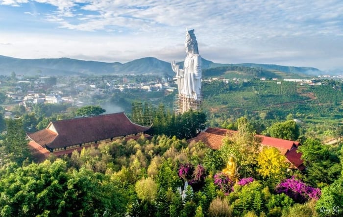 Chùa Linh Ẩn - nơi yên bình của bức tượng Quan Âm lớn nhất Đà Lạt