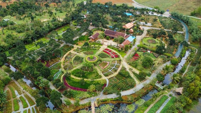 Khu du lịch Long Vân Garden Phú Yên - Lạc bước giữa vẻ đẹp của Đà Lạt nhỏ trong lòng thành phố ven biển