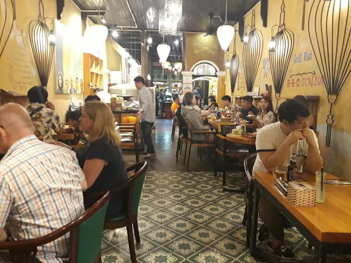 Nhà Hàng & Quán Bar Hồng Phúc II Hội An - Địa điểm ẩm thực và giải trí nổi tiếng với giá cả phải chăng tại phố cổ Hội An