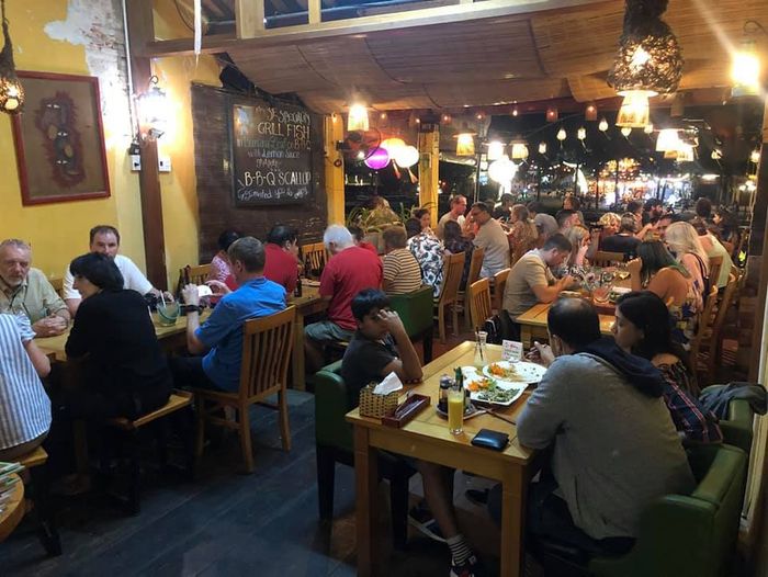 Nhà Hàng & Quán Bar Hồng Phúc II Hội An - Địa điểm ẩm thực và giải trí nổi tiếng với giá cả phải chăng tại phố cổ Hội An