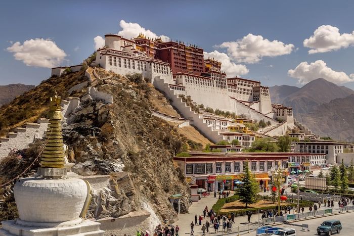 Cung điện Potala, biểu tượng văn hóa Phật giáo ở Tây Tạng
