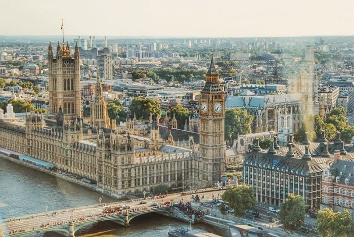 Thưởng ngoạn Đồng hồ Big Ben, một công trình yên bình bên bờ sông Thames 13