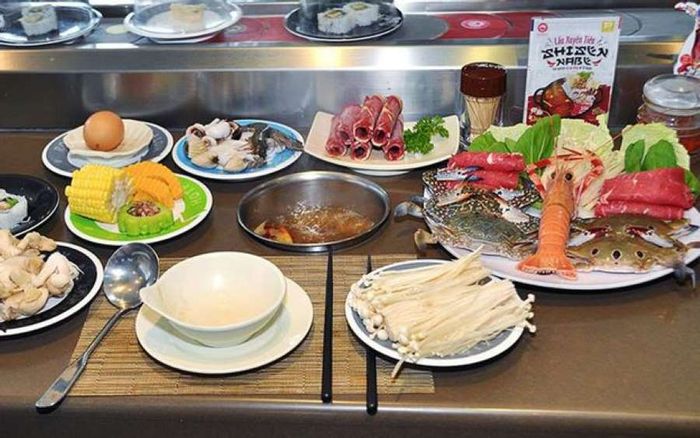 Trải nghiệm hình thức buffet lẩu nổi tiếng tại Kichi Kichi Vĩnh Long.