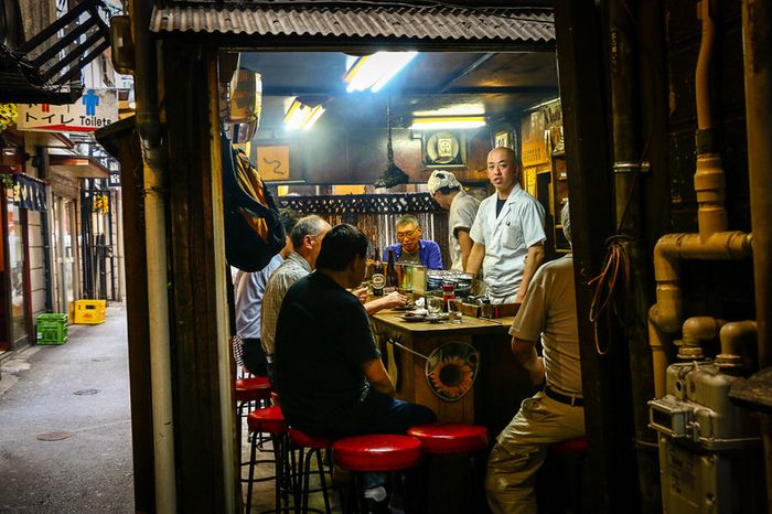 Trải nghiệm ẩm thực izakaya trên bàn nhậu độc đáo tại Nhật Bản