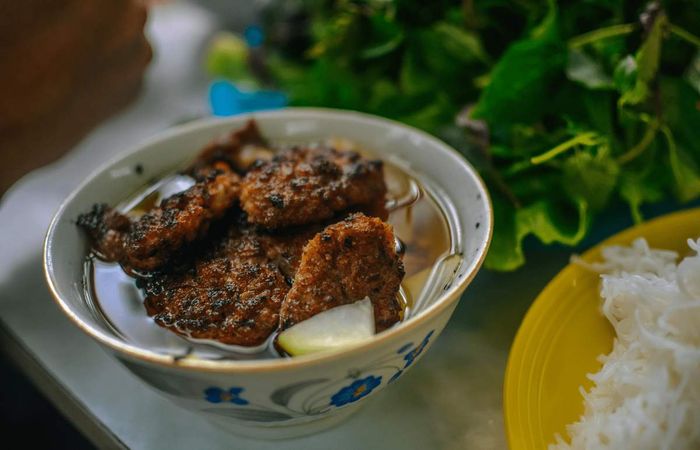 Chia sẻ danh sách top 10 quán bún chả Hà Nội ngon và nổi tiếng