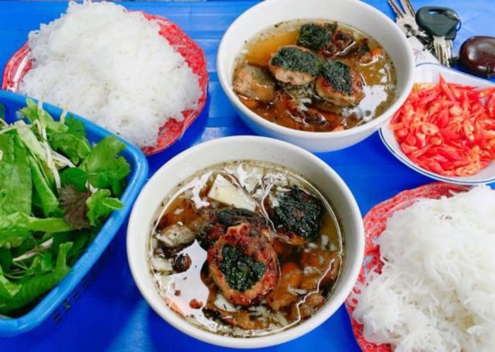 Chia sẻ danh sách top 10 quán bún chả Hà Nội ngon và nổi tiếng