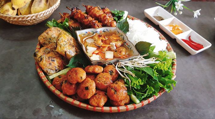 Chia sẻ danh sách top 10 quán bún chả Hà Nội ngon và nổi tiếng