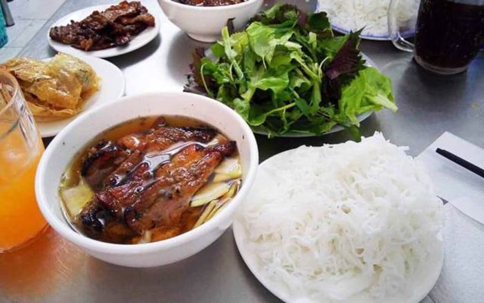 Chia sẻ danh sách top 10 quán bún chả Hà Nội ngon và nổi tiếng