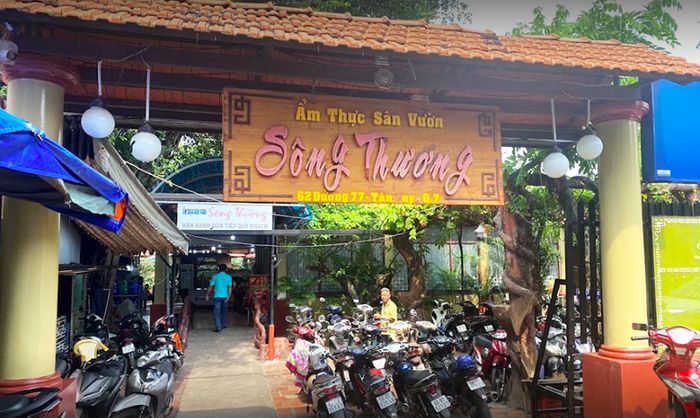 Top 8 nhà hàng bên sông Sài Gòn view xịn, đồ ăn ngon 9
