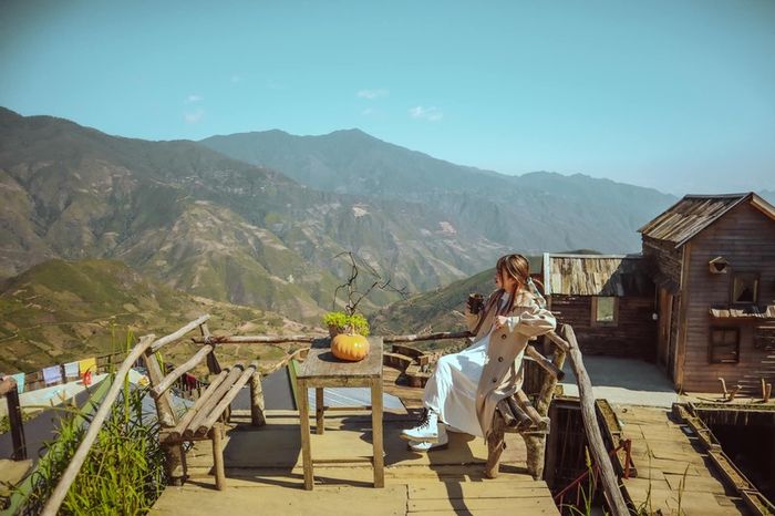Bước vào thế giới mây Tà Xùa với bộ ảnh check-in đầy phong cách của Hiền Mai 4