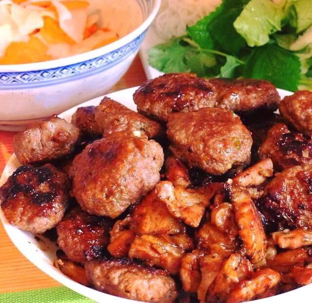 Thưởng thức món bún chả nổi tiếng tại Cafe Bạch Dương Phú Yên 8