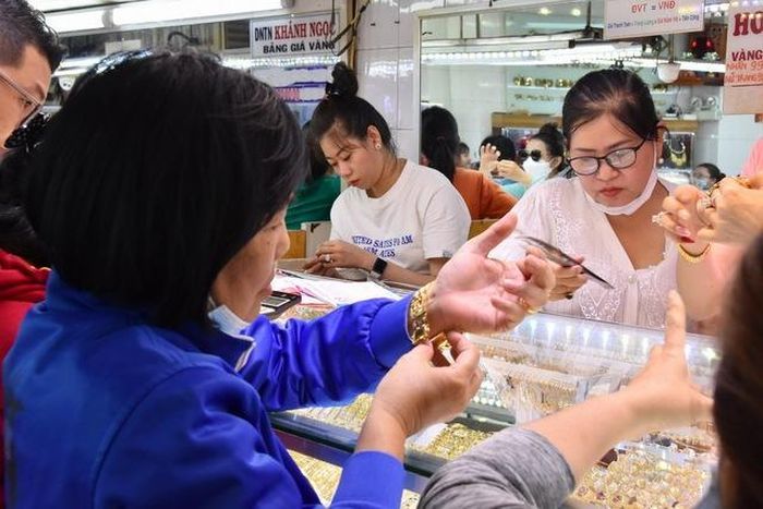 Giá vàng thế giới tăng mạnh